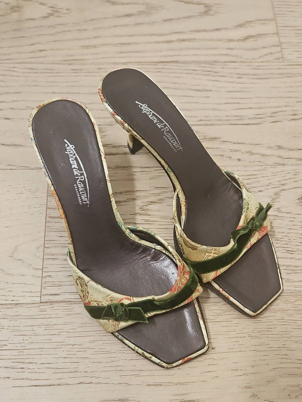 Stephane De Raucourt Green-Trim Brocade Slip-On Heels